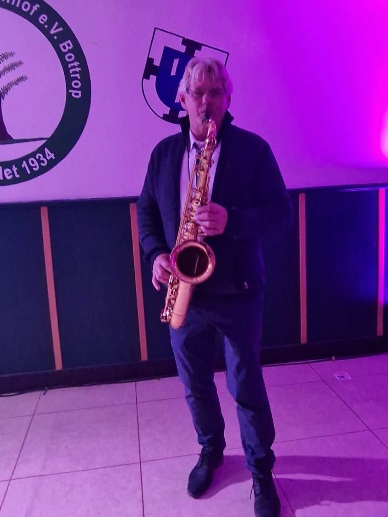Schützenhaus Im Schützenhaus ein kleines Ständchen mit meinem Saxophon